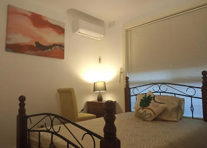 Budget King Room