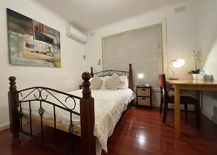 Budget King Room